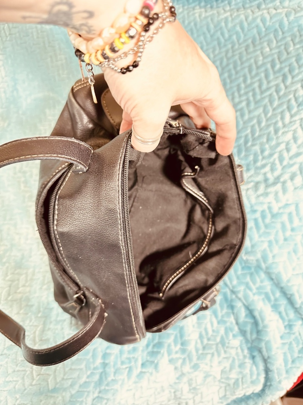 Black Genuine Leather Shoulder Bag Soft Pebbled Slouchy Zip Top Everyday Purse - Picture 8 of 15